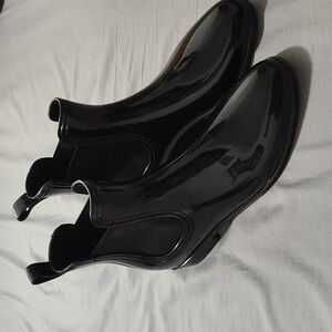 Black boots